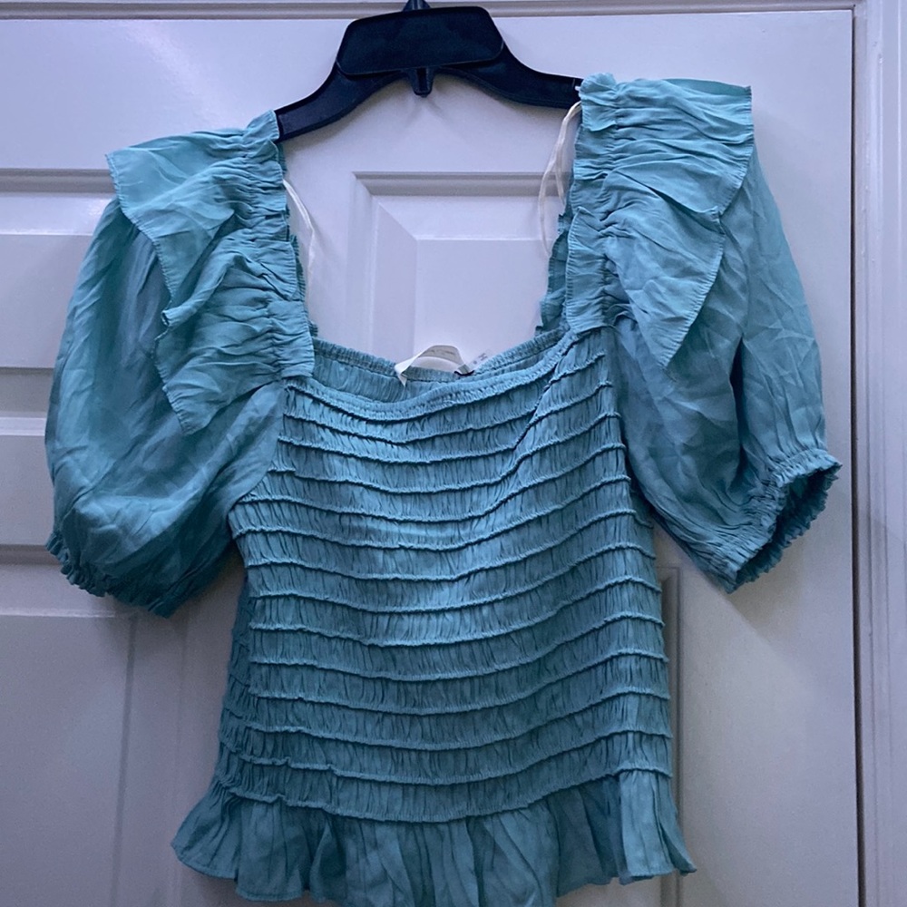 Cute cropped blouse!